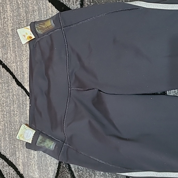 Victoria Sport Knockout Mesh Metallic Silver detail Leggings - Picture 2 of 15